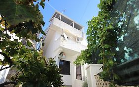 Apartments Bugi